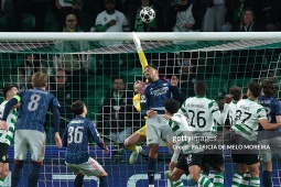 Trực tiếp bóng đá Sporting Lisbon - Arsenal: Xà ngang rung chuyển (Cúp C1)