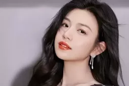 Nghệ sĩ bán hàng giả, xin lỗi thôi chưa đủ