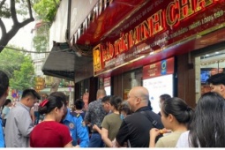 Giá vàng tăng hơn 4 triệu đồng/lượng: Sáng đông khách, trưa hạ nhiệt