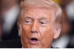 Ông Trump tiết lộ Trung Quốc can thiệp vào phút chót, thuyết phục Iran đàm phán