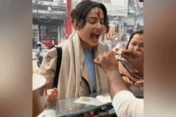 Món 'lá trầu bốc lửa' khiến thực khách vừa sợ vừa xếp hàng chờ thử ở Ấn Độ