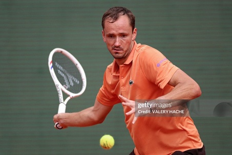 Video tennis Medvedev - Berrettini: Kịch bản khó tin, thảm bại 2 set 0-6 (Monte Carlo)