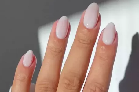 Những kiểu nail cổ điển, tinh tế dành cho các cô nàng thích để móng tay ngắn