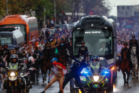 Đêm “hỗn loạn” từ đường phố đến sân Bernabeu của Real Madrid