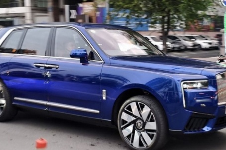 Xe siêu sang Rolls-Royce 40 tỷ của đại gia Sài Gòn gắn biển đấu giá 395 triệu