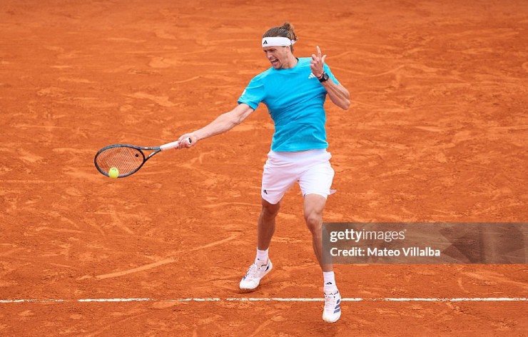 Zverev vất vả ngược dòng