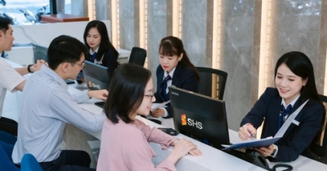 Nhân viên thu nợ ngân hàng không được chê ngoại hình, trí tuệ của khách