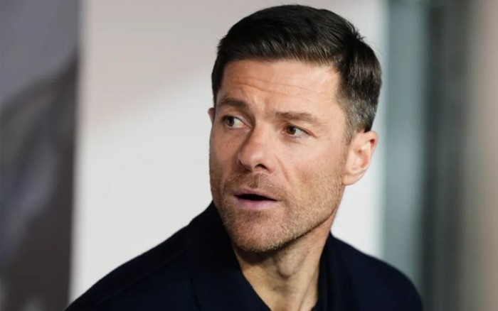 Alonso trở thành HLV hot nhất hè 2026, Liverpool và Man City tranh nhau