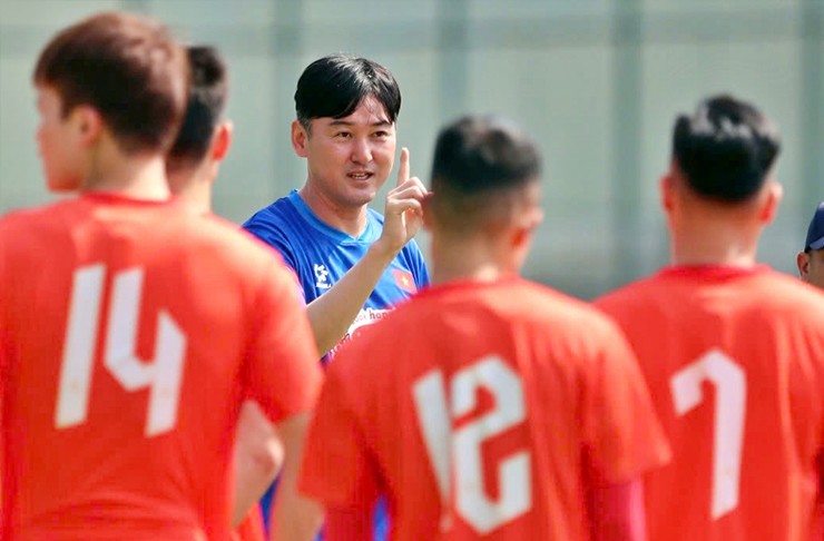 Trợ lý Lee Jung Soo chia tay các ĐTQG Việt Nam sau hơn một năm gắn bó.