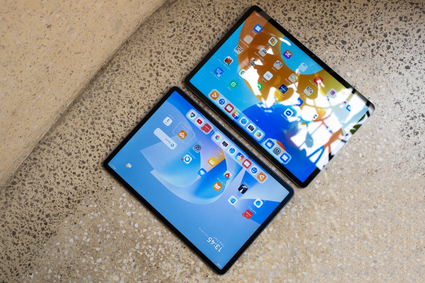 Sự khác biệt giữa màn hình nhám và màn hình gương