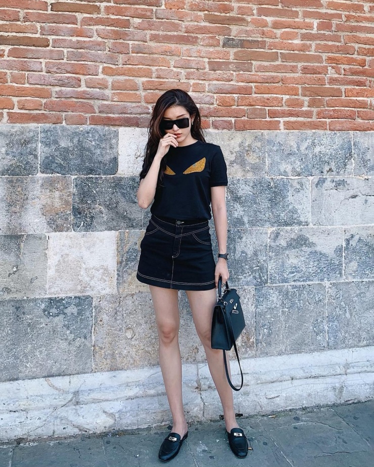 Bộ sưu tập giày dép xa xỉ của á hậu Huyền My - 9