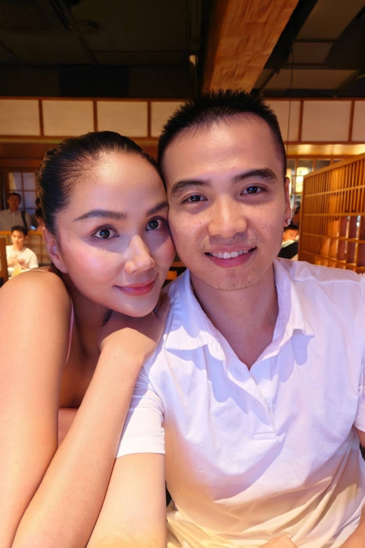 Ảnh sao 9/4: Lê Phương kỷ niệm 10 năm gặp ông xã kém tuổi - 8