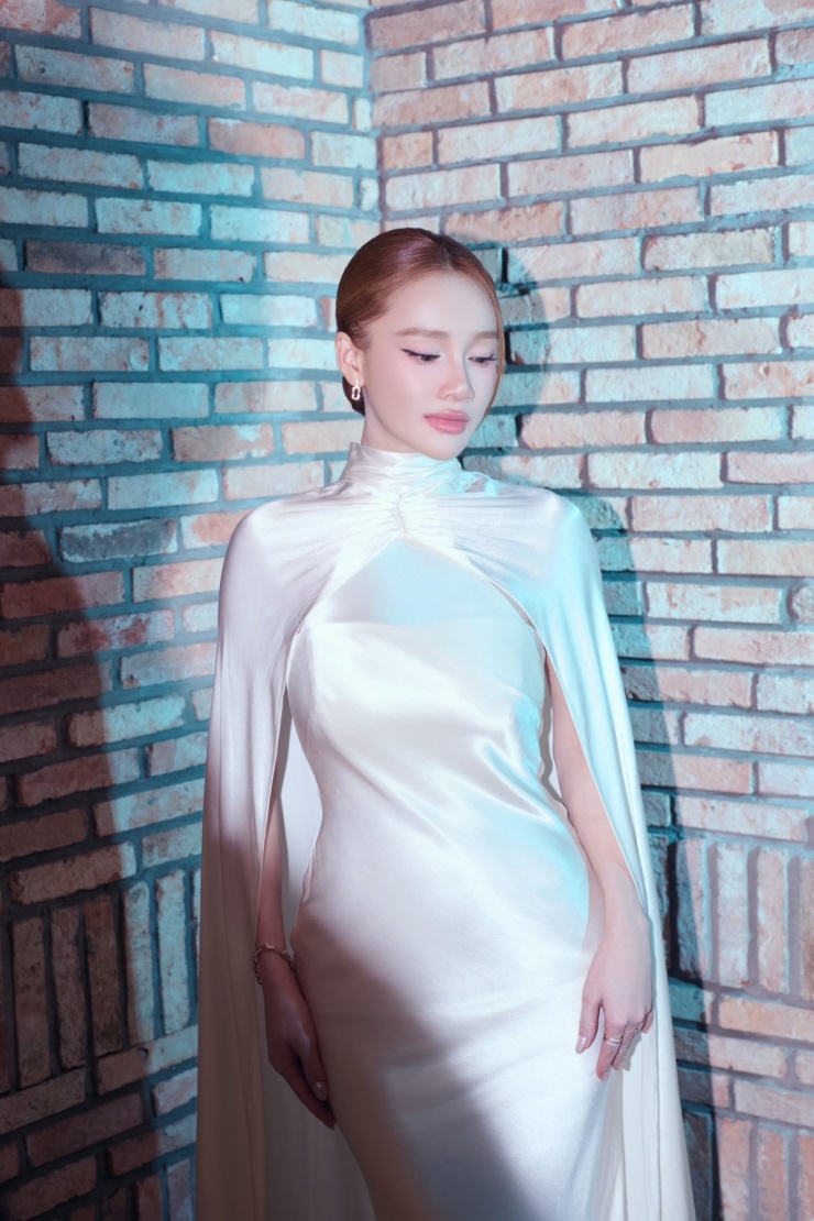 Sắc vóc Nhã Phương sau sinh con thứ ba - 7