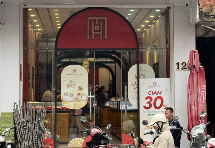 Khách hàng giao dịch vàng giảm rõ rệt so với thời điểm thị trường nóng sốt. Ảnh: D.A