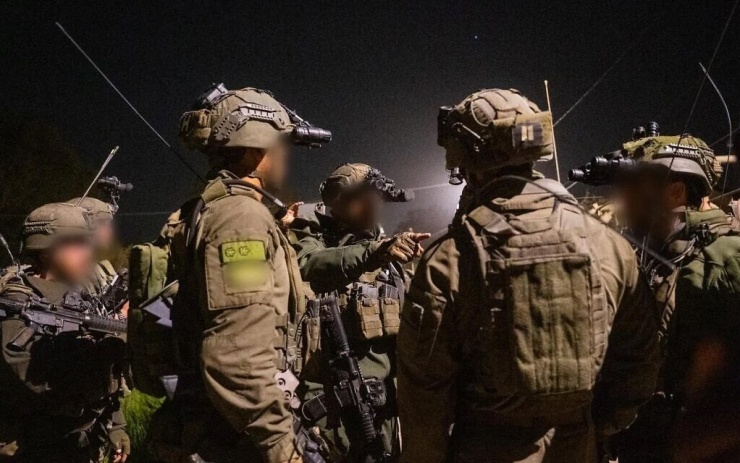 Israel loại bỏ thư ký của lãnh đạo Hezbollah, hứng ‘mưa tên lửa’ từ Lebanon - 1