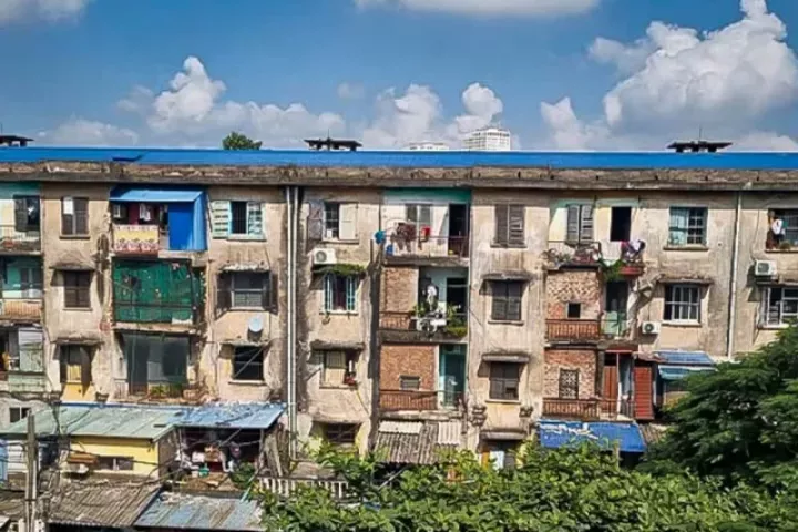 Tận thấy cuộc sống người dân tại các khu chung cư ‘chờ sập’