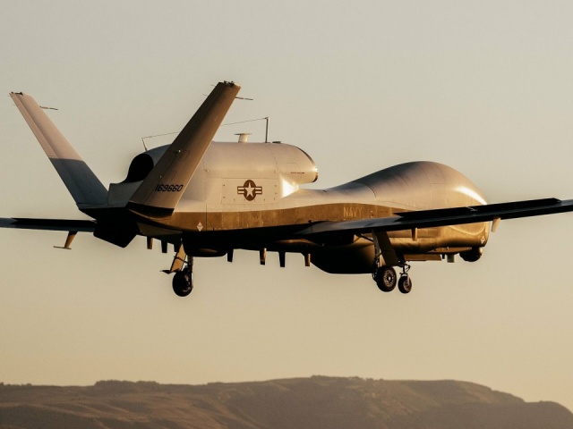 UAV hơn 200 triệu USD của Mỹ mất tích, nghi rơi gần Iran