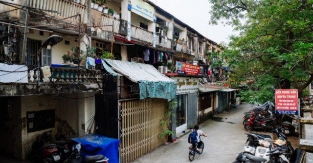 Cảnh sống thấp thỏm trong khu tập thể cũ nát 50 năm chờ ngày phá dỡ