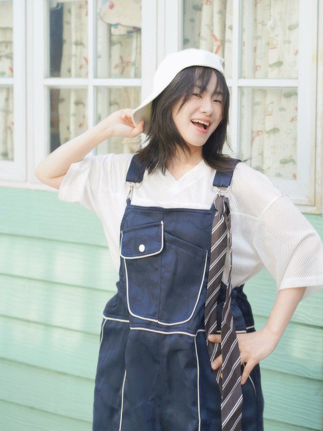 Nữ ca sĩ người Việt gốc Hoa gây chú ý ở tuổi 42 - 3