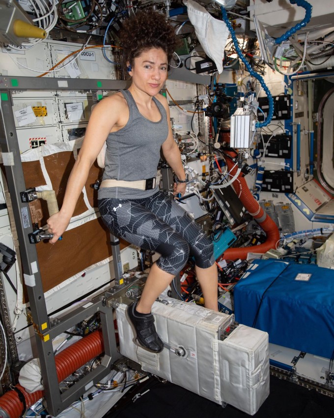 Thiết bị đạp xe trên tàu vũ trụ chỉ gồm bộ phần bàn đạp, không có yên xe hay tay lái.