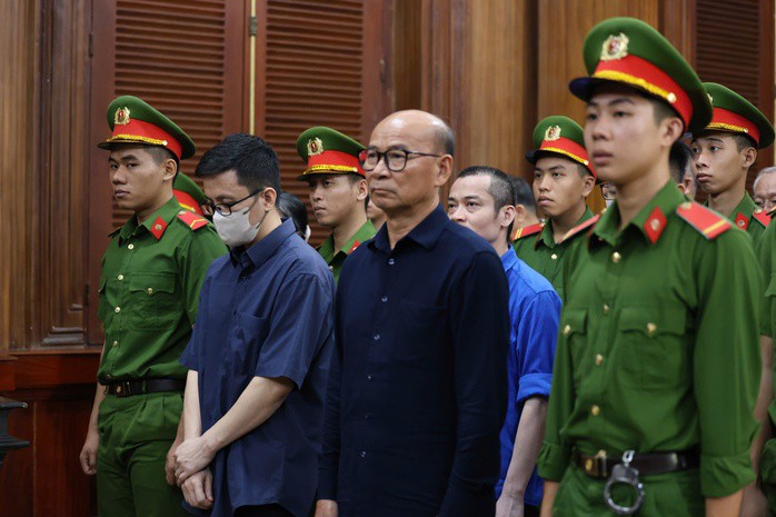 Một số bị cáo tại toà