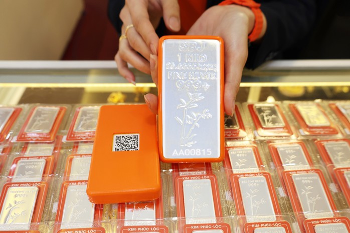 Giá bạc hôm nay giảm trở lại