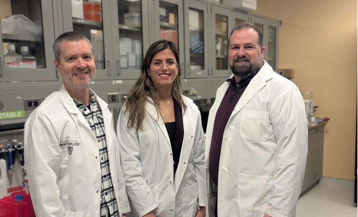 Nhóm nghiên cứu từ Đại học Waterloo, những người đã tạo ra dòng vi khuẩn có khả năng ăn khối u ung thư - Ảnh: ĐẠI HỌC WATERLOO