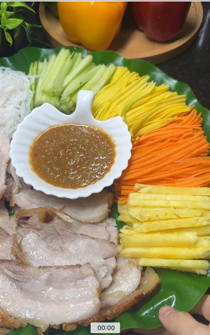 Làm heo quay 'ba không' bằng nồi chiên không dầu: bì nổ giòn rụm, thịt mềm ẩm - 7