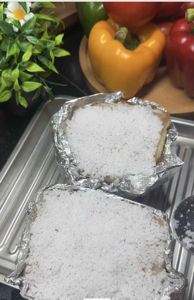 Làm heo quay 'ba không' bằng nồi chiên không dầu: bì nổ giòn rụm, thịt mềm ẩm - 4