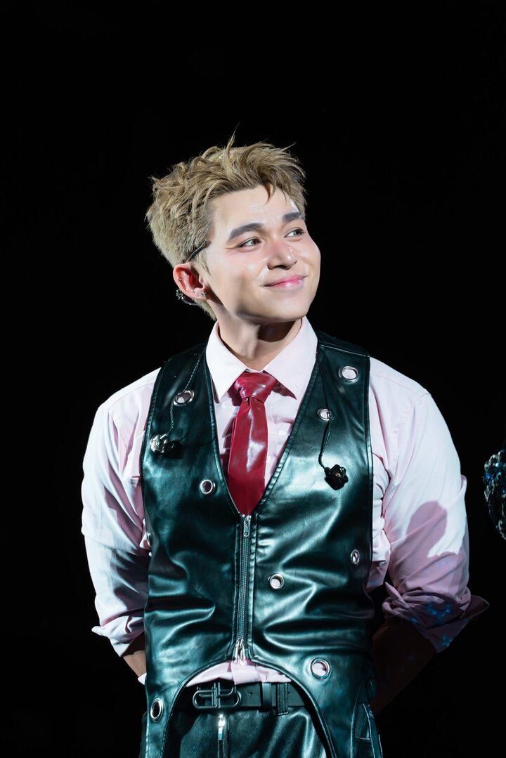 MV mới của Jun Phạm nhận tranh cãi vì chứa nhiều yếu tố gợi cảm.