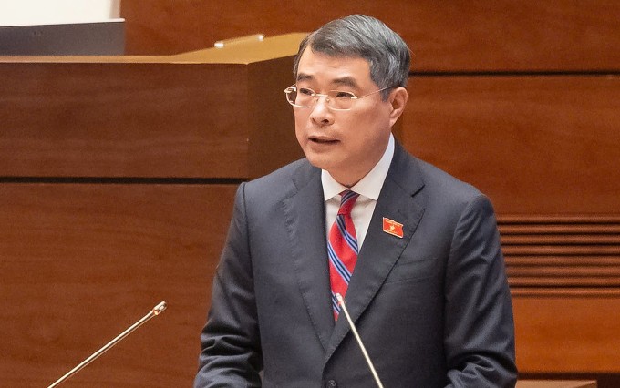 Thủ tướng Lê Minh Hưng trình bày báo cáo tại phiên họp Quốc hội, chiều 9/4. Ảnh: Media Quốc hội