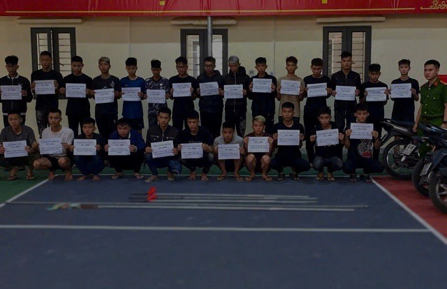 23 đối tượng tụ tập mang hung khí, gây rối trật tự công cộng tại Hải Phòng bị triệu tập.