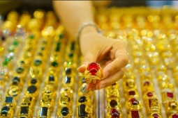 Sáng 9-4, vừa mở cửa, giá vàng miếng SJC, vàng nhẫn rớt thêm 4,5 triệu đồng