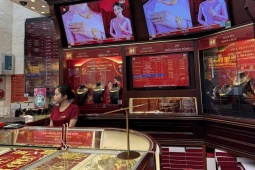 Giá vàng lao dốc, 'phố vàng' vắng tanh, Bảo Tín Minh Châu bán hàng kiểu mới