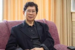 Nhạc sĩ là Thiếu tướng Công an, từng giữ chức Cục trưởng, có tài năng biến gốc cây vô tri thành tác phẩm nghệ thuật