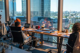 Công ty thưởng 52 triệu đồng/quý nếu nhân viên chịu đến văn phòng làm việc