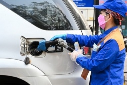 Bộ Công Thương nói rõ lý do giá xăng dầu giảm mạnh, có kỳ phải điều hành ban đêm