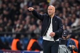 PSG thắng thuyết phục Liverpool: Enrique vẫn cảm thấy "xấu hổ", Slot giải thích việc không tung Salah