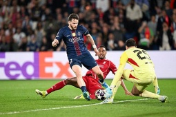 Liverpool sút trúng đích không nổi trước PSG: Slot và sự thay đổi "hết thuốc chữa"