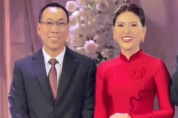 'Bà sui' U50 đẹp quý phái, hút 2,3 triệu lượt xem trong đám cưới ở Hà Nội