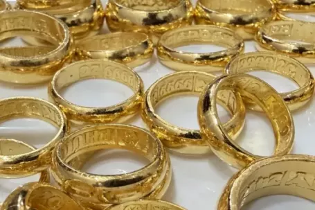 Giá vàng đồng loạt giảm rất mạnh