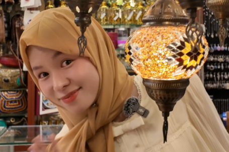 Khách Việt đi hơn 40 quốc gia, kể nơi 'xăng 15.000 đồng, người dân tốt khó tin'