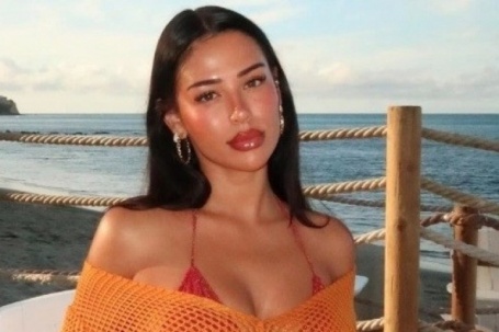 Jude Bellingham bất mãn HLV Arbeloa, may có bạn gái giúp… hạ hỏa