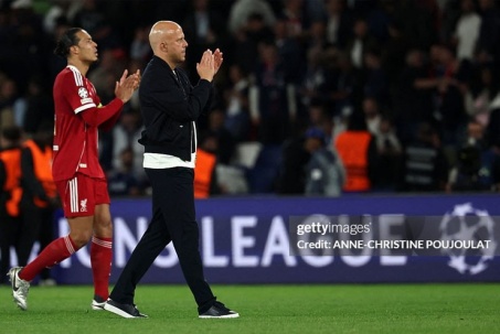 Tin mới nhất bóng đá chiều 9/4: Carragher chỉ ra sai lầm chiến thuật của Slot