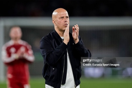 Liverpool yêu cầu "khó hơn lên trời" với Slot: Vô địch Cúp C1 hoặc bị sa thải