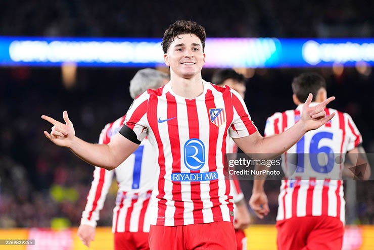 Atletico giành lợi thế lớn với chiến thắng 2-0 ngay tại Nou Camp