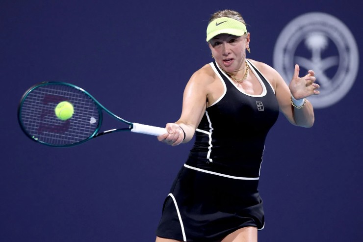 Anisimova từng trải qua giai đoạn khó khăn