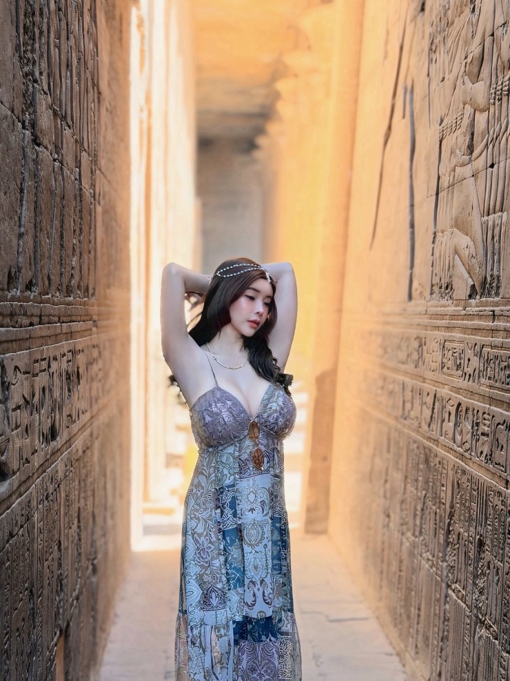 Phát sốt với mỹ nhân "trắng như ngọc", mặc bikini nhảy múa và đua tài giải chạy - 10