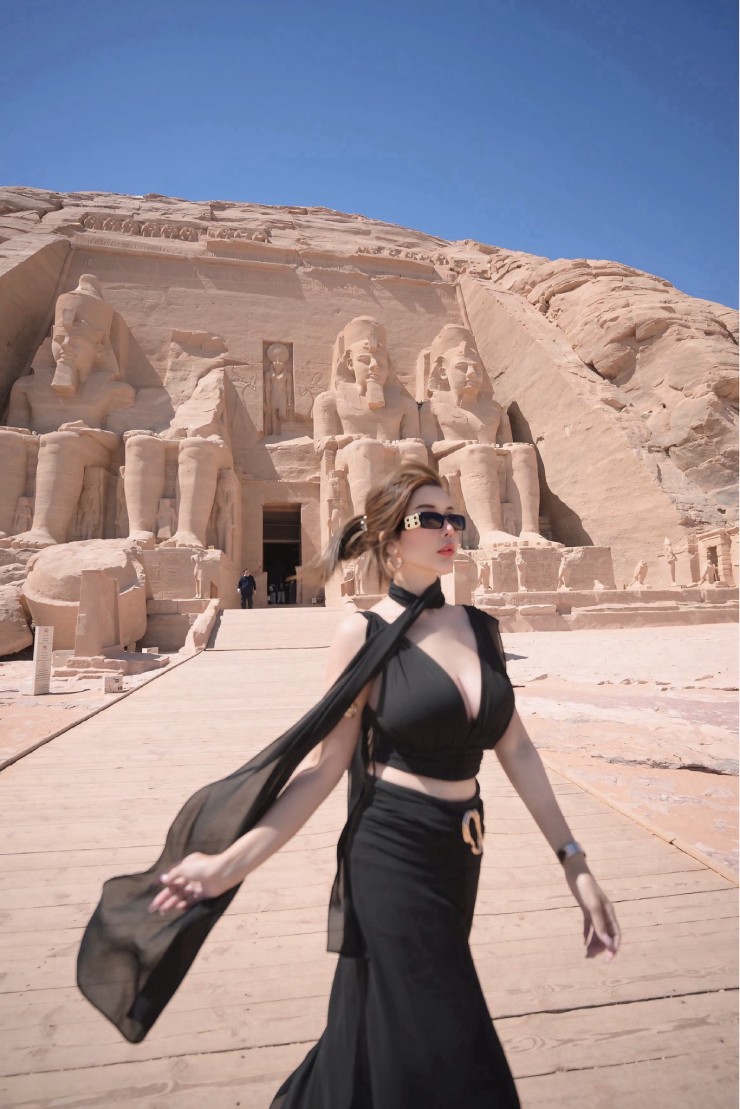 Phát sốt với mỹ nhân "trắng như ngọc", mặc bikini nhảy múa và đua tài giải chạy - 11