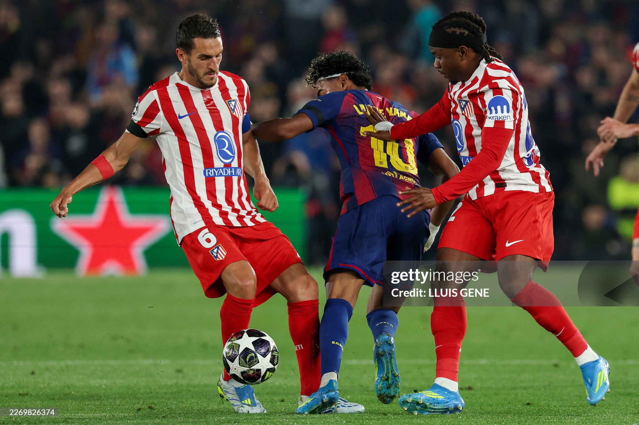 Koke phạm lỗi với Yamal nhưng không phải nhận thẻ vàng thứ hai